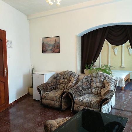 Family Hotel George Svilengrad Buitenkant foto