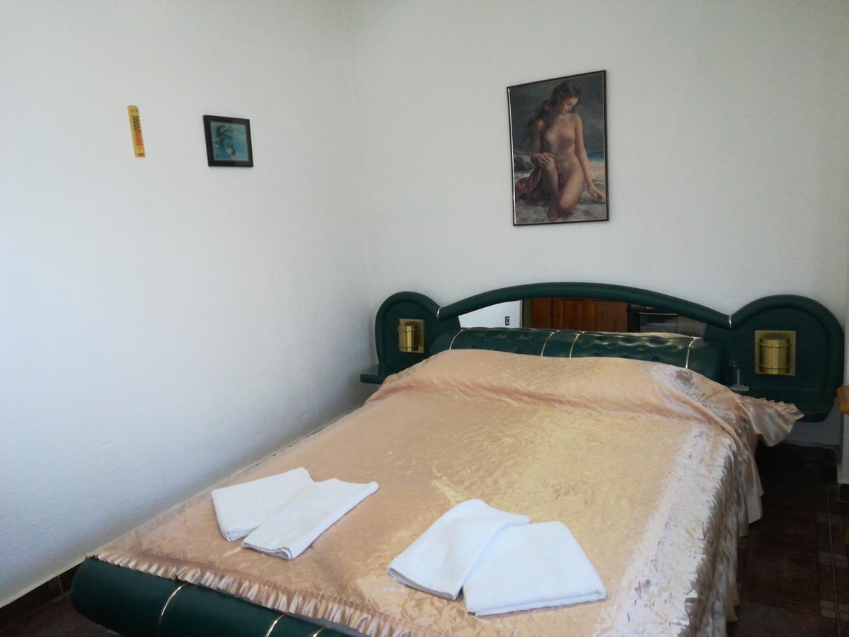Family Hotel George Svilengrad Buitenkant foto